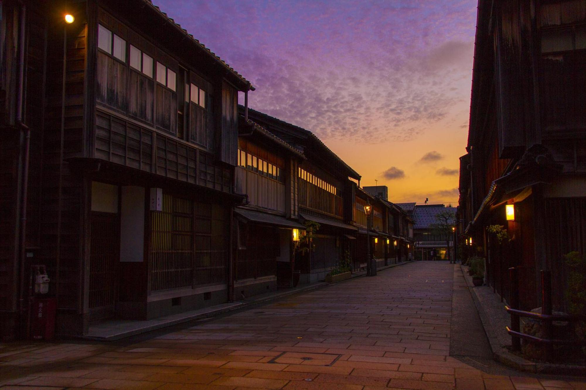Yuimaru East Lejlighedshotel Kanazawa Eksteriør billede